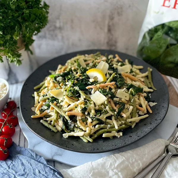 Pasta with Spinach lemon and Garlic
