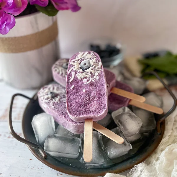 Popsicles aux bleuets et épinards