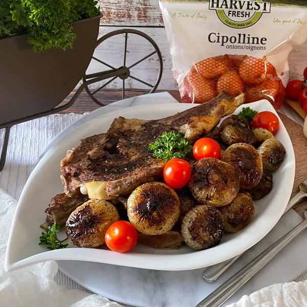 Côtelettes de veau aux oignons cipolline rôtis