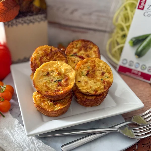 Bouchées aux œufs, courgettes et poivrons rôtis